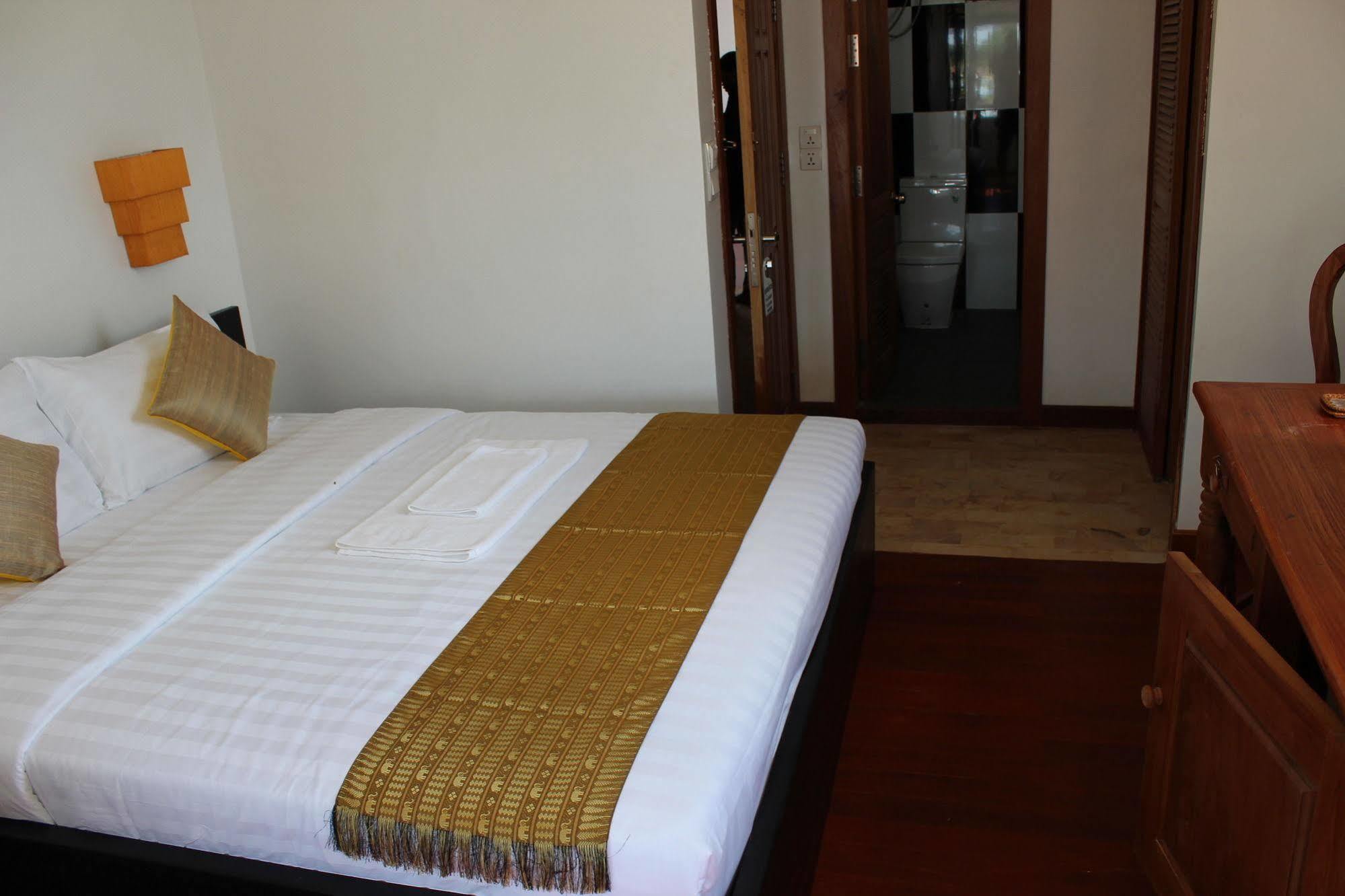 Baan Soksan Hotel Siem Reap Bagian luar foto